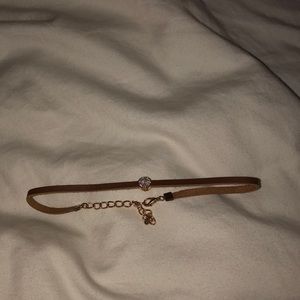 Mocha choker